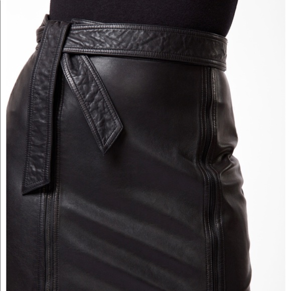 Christa Zip Mini Skirt In Black Leather - Picture 2 of 7